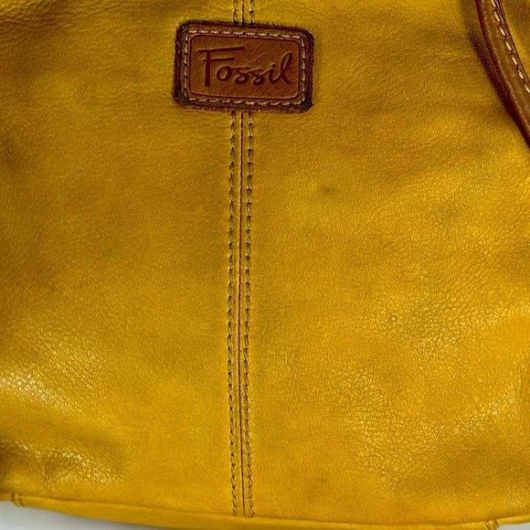 Fossil Leather Crossbody Flower Handbag - Picture 5 of 12